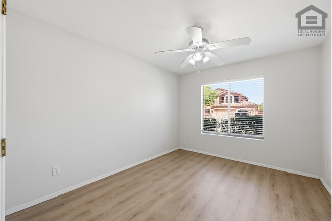 Foto del edificio - 4Bed + OFFICE + LOFT in Peoria! Ready for Immediate Move-In! -- FULLY REMODELED!