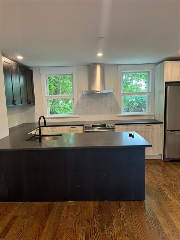 Building Photo - 2 Gifford Pl