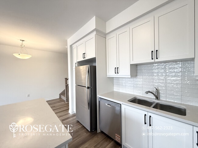 Building Photo - Spacious 3-Bedroom Detached Home with Garage & Parking in Brampton