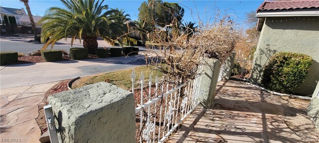 Building Photo - 3325 W Pebble Rd