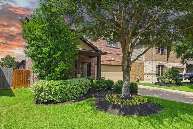 Building Photo - 27154 Harvest Pointe Ln