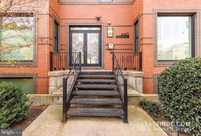 Foto del edificio - 440 Rhode Island Ave NW