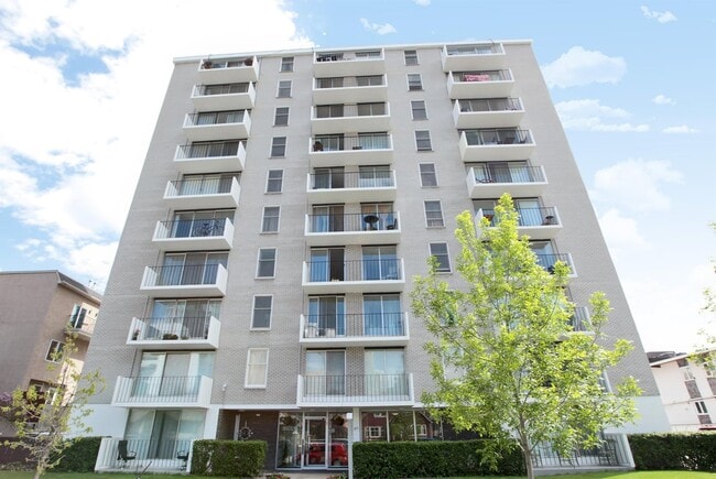 Building Photo - Stratton Oaks