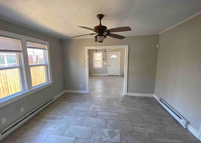Building Photo - "Charming 1-Bedroom Retreat with Spacious ...