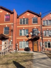 Building Photo - 793 Fountain Ave