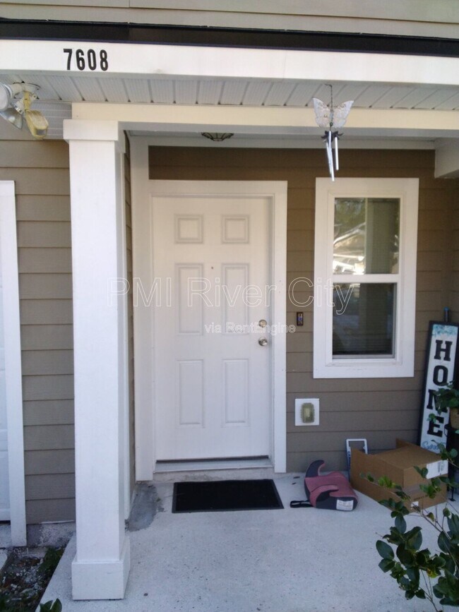 Foto del edificio - 7608 Rain Forest Dr N