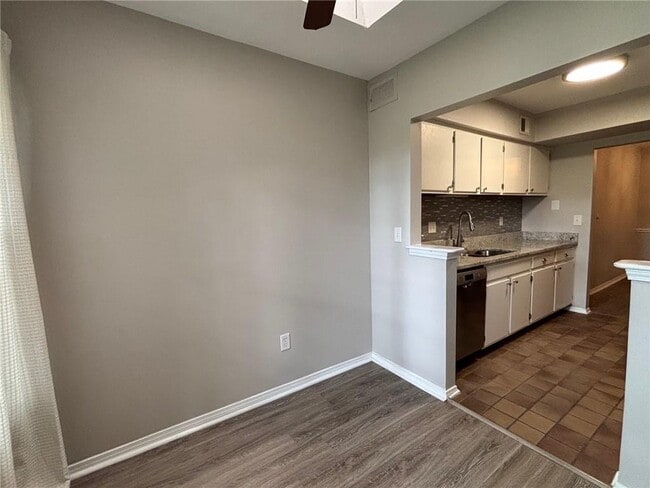 Building Photo - 1319 Old Hammond Chase