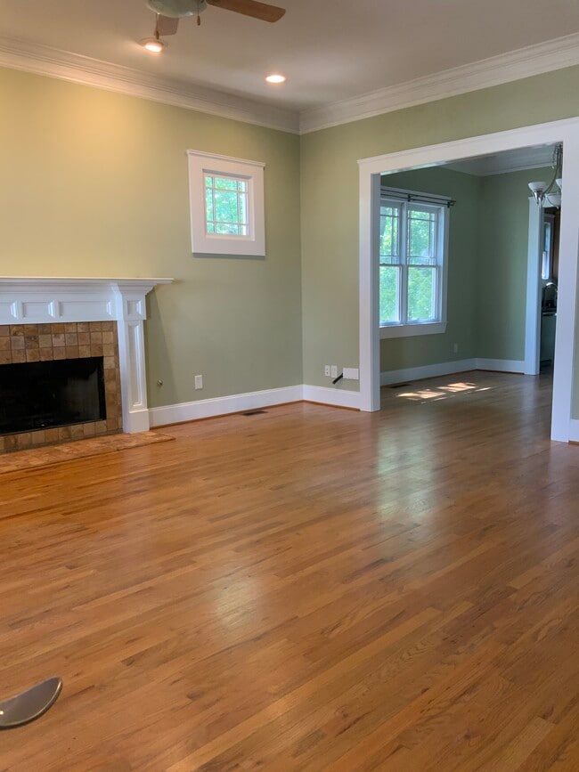 Gas logs - 1365 Wylie St SE