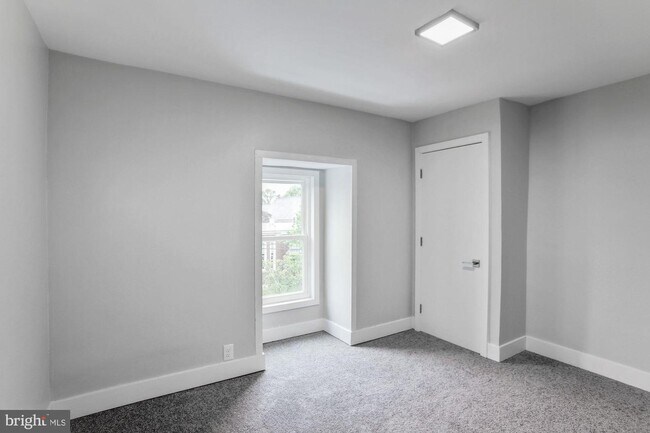 Building Photo - 309 Barclay St