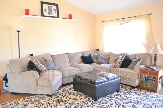 Foto del edificio - 5624 Lake Crest Way