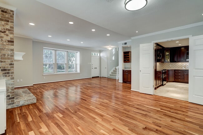 Building Photo - San Felipe Square Townhomes