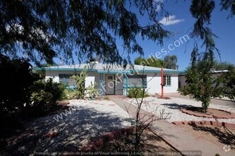 Building Photo - 2701 E Waverly St