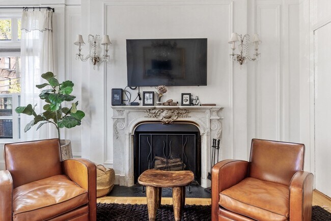 Building Photo - 295 Marlborough St