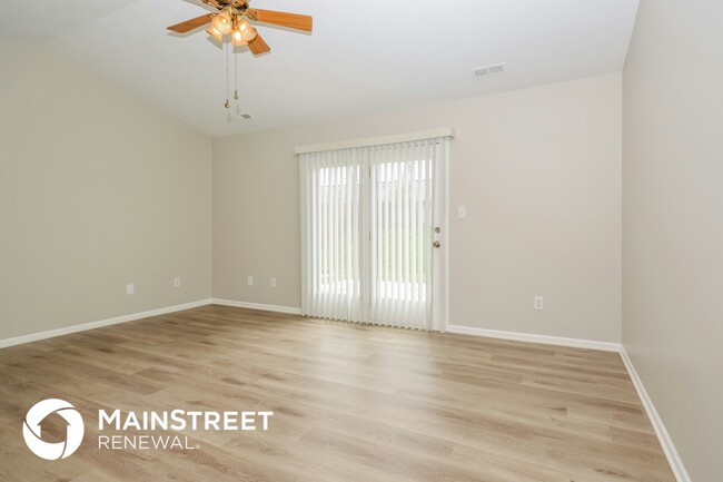 Foto del edificio - 137 Meadow Glen Dr