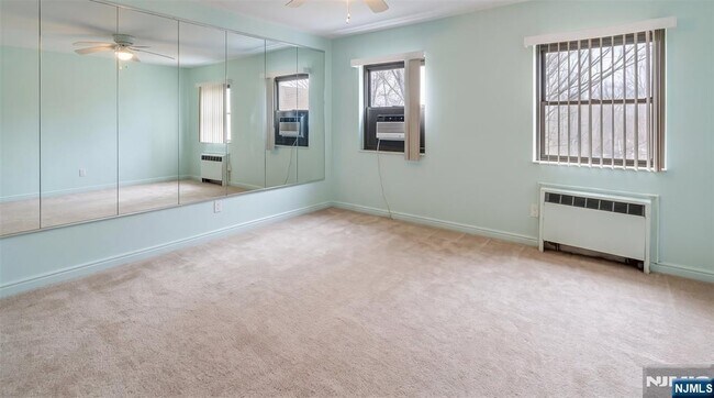 Foto del edificio - 420 Park Ave