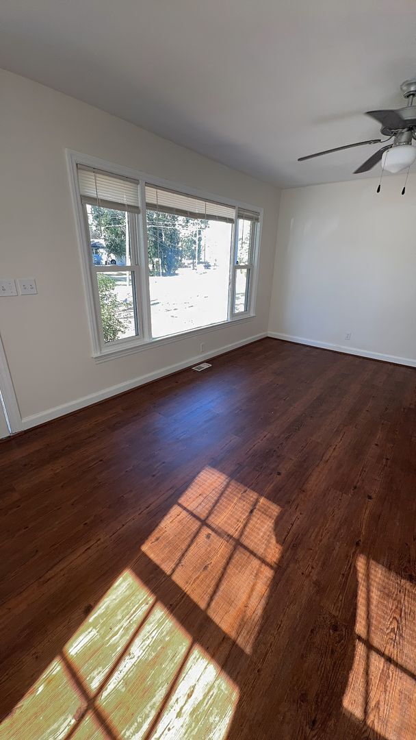 Building Photo - 401 Sheppard St