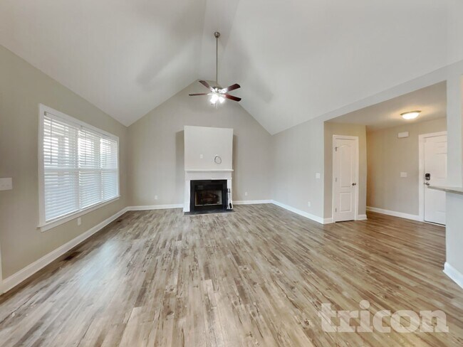 Foto del edificio - 335 Oxfordshire Dr