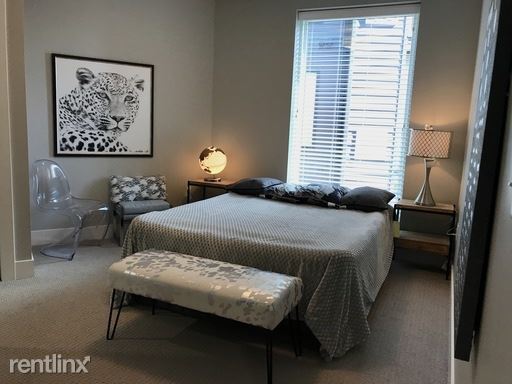Building Photo - 3 br, 2.5 bath Townhome - 13114 W Lincoln Rd