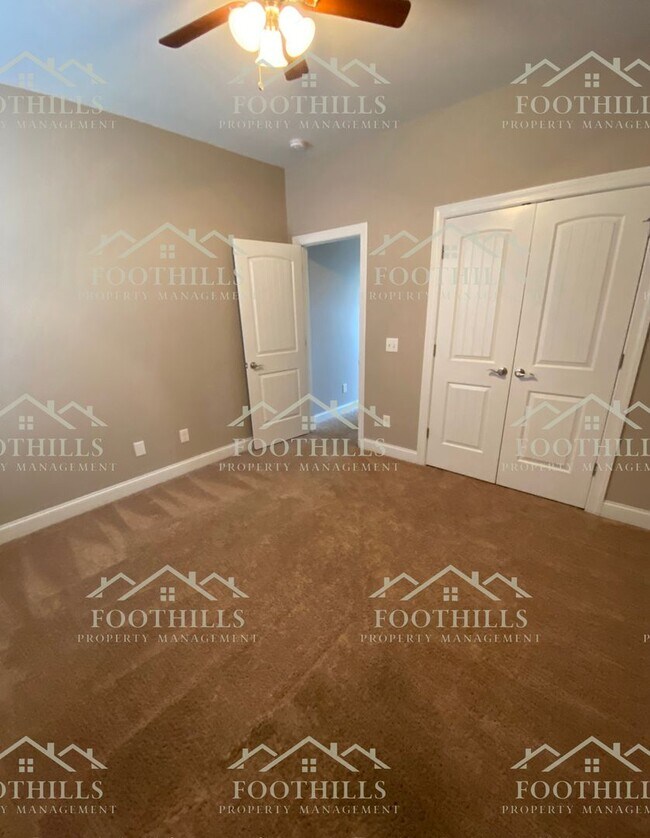 Building Photo - Charming 3BR Home with Luxury Vinyl Floors...