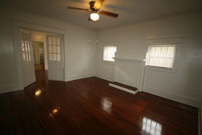 Foto del edificio - Adorable Bungalow Home in Old West Durham ...