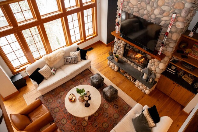 Foto del edificio - 12 Yellow Birch Cir