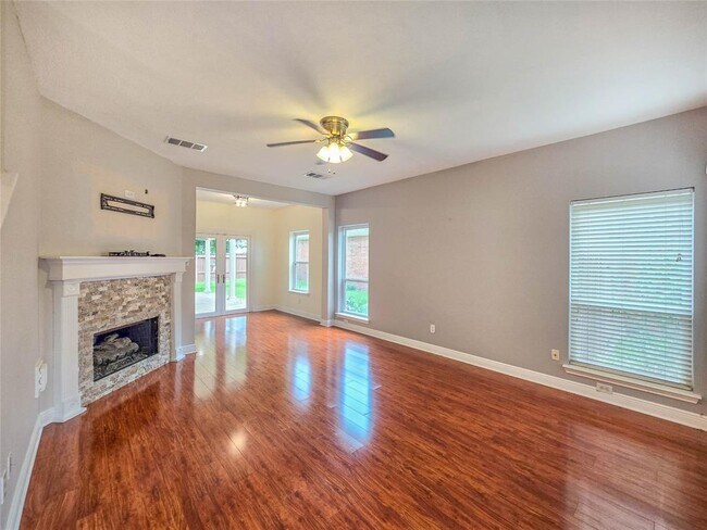 Building Photo - 15826 Timber Run Dr