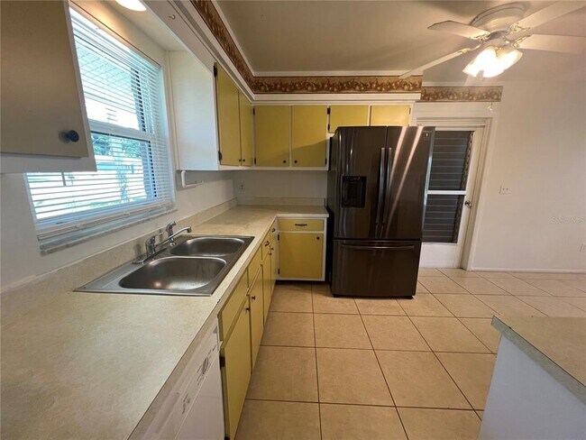 Foto del edificio - 2372 Abscott St