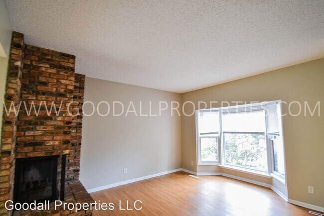 Building Photo - 3 br, 1 bath House - 101 E Pleasant View Dr