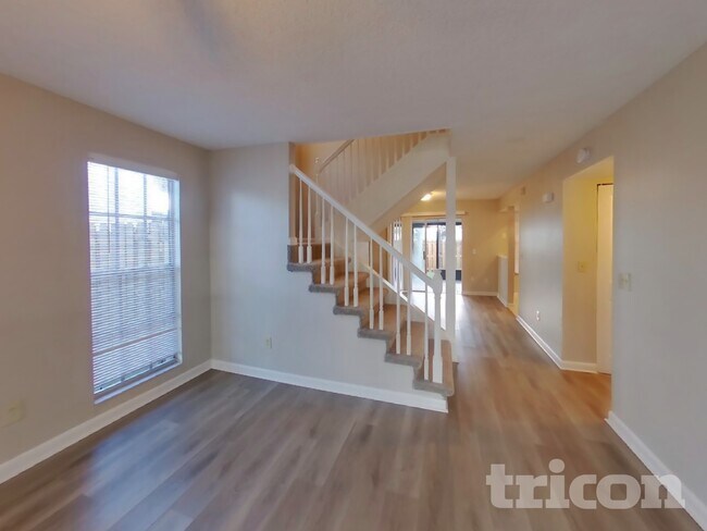 Building Photo - 11011 Greenaire Dr