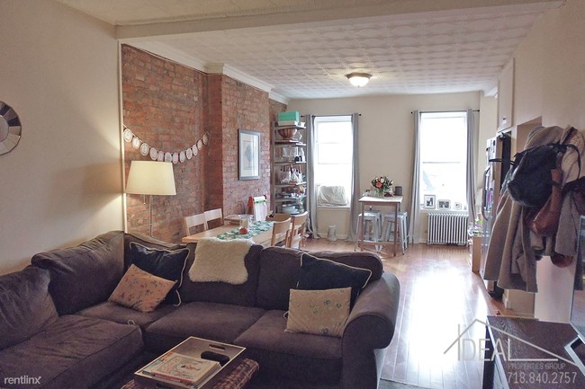 Building Photo - 473 Sackett St