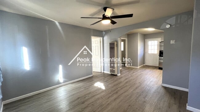 Building Photo - 5912 Del Campo Ln