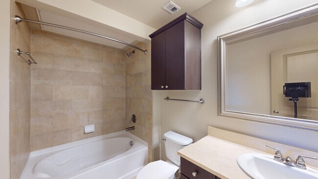 Interior Photo - Domain College Park