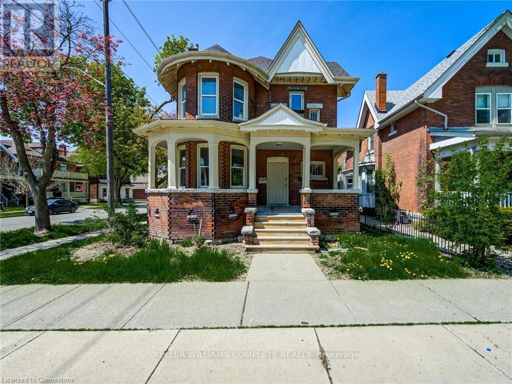 Primary Photo - 200 Park Ave