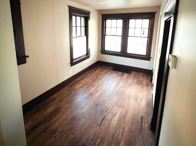 Foto del edificio - 604 Oak St