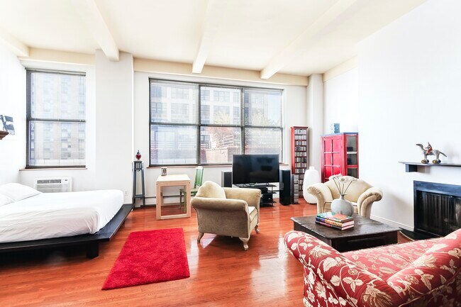 Building Photo - Fully Furnished Village Loft!