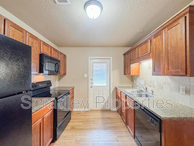 Foto del edificio - 204B Andy Ln