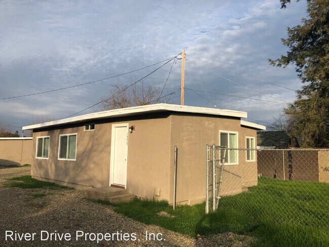 Foto del edificio - 3 br, 1 bath House - 1575 E Santa Fe Ave