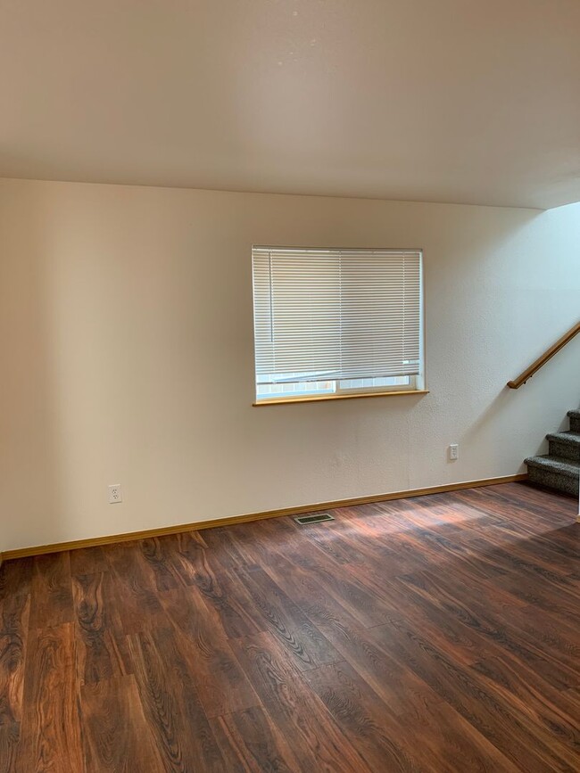 Foto del edificio - 3 Bdrm 1.5 Ba | Muldoon & Tudor area | AVA...