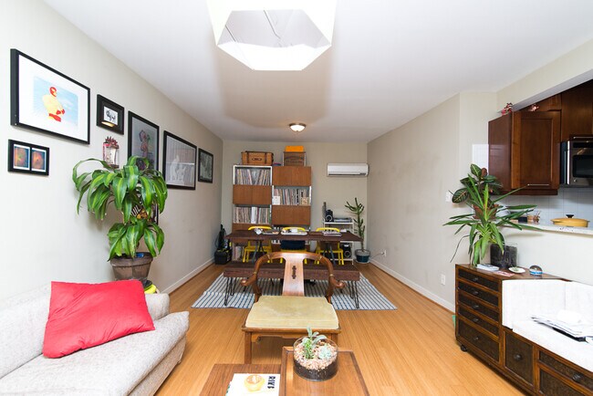 Foto del edificio - 2639 15th St NW