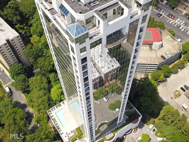 Foto del edificio - 2467 Peachtree Rd