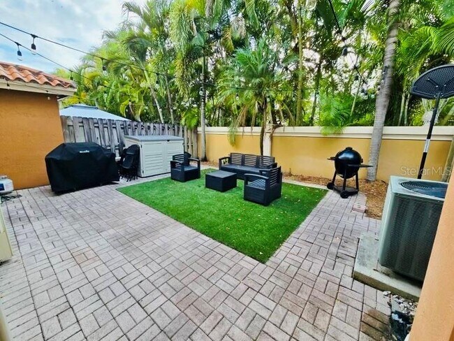 Foto del edificio - 13801 NW 84th Ct