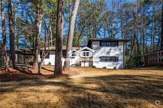 Building Photo - 3377 Bobolink Cir SW