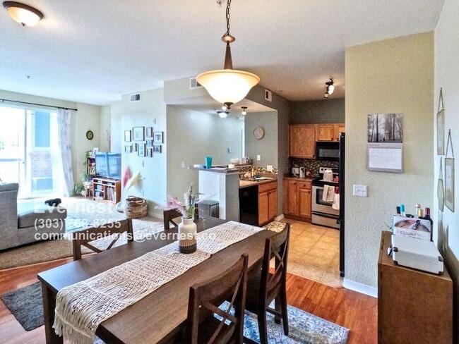 Building Photo - Comfortable 2-Bedroom Condo Living with Po...