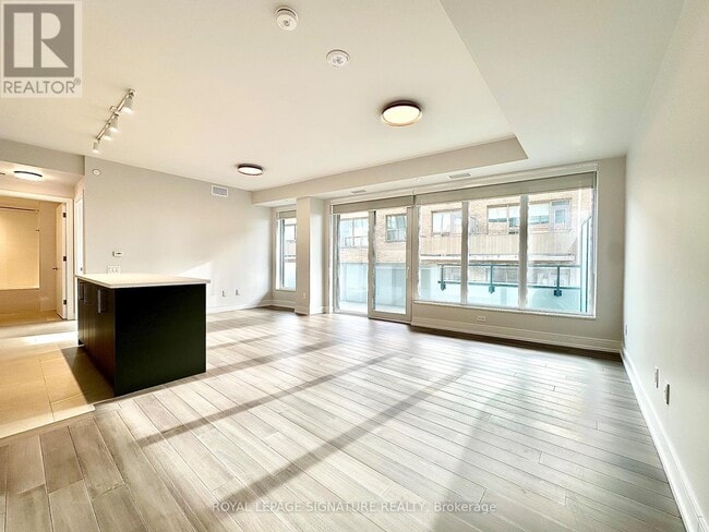 Building Photo - 2525 Bathurst St