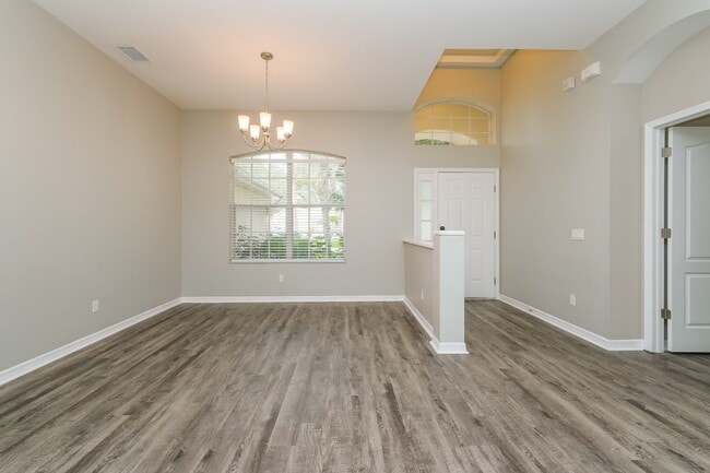 Building Photo - 479 Carriage House Ln