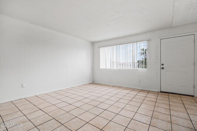 Foto del edificio - 3308 W Loma Ln