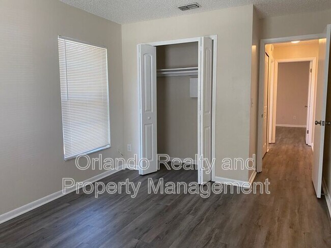Foto del edificio - 8426 Village Green Rd