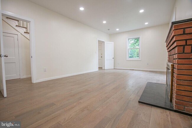 Foto del edificio - 119 Linden Ln