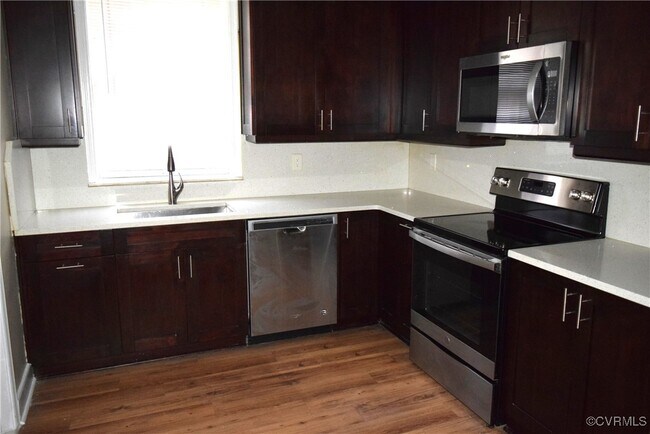 Foto del edificio - 519 W Clay St