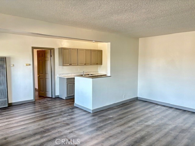 Foto del edificio - 8641 Cerritos Ave